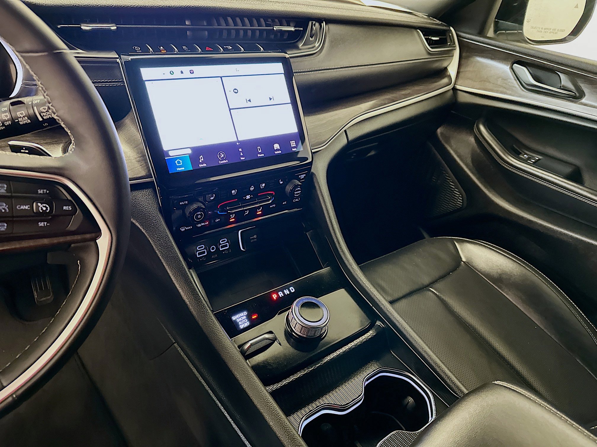 Used 2024 Jeep Grand Cherokee L Limited w/ Luxury Tech Group II image 26