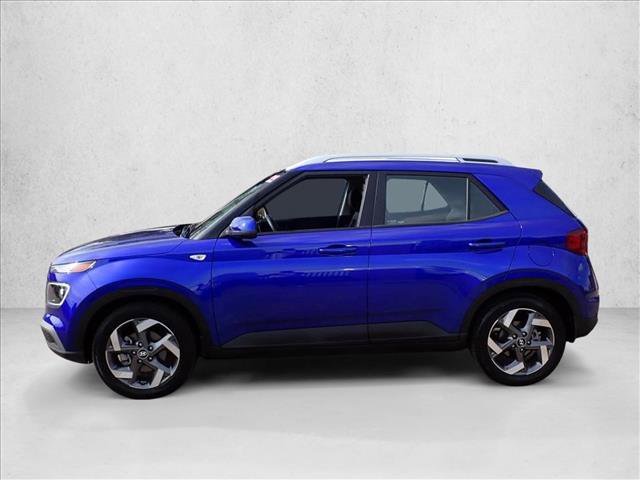 Used 2025 Hyundai Venue Limited FWD image 2