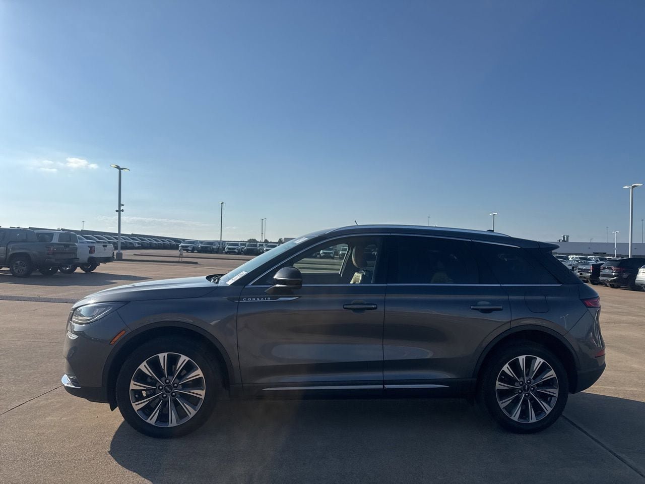 Used 2022 Lincoln Corsair Reserve w/ Elements Package FWD image 9