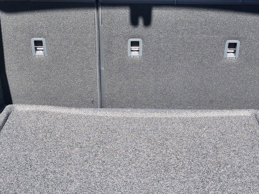 New 2026 Volkswagen Tiguan SE R-Line image 21