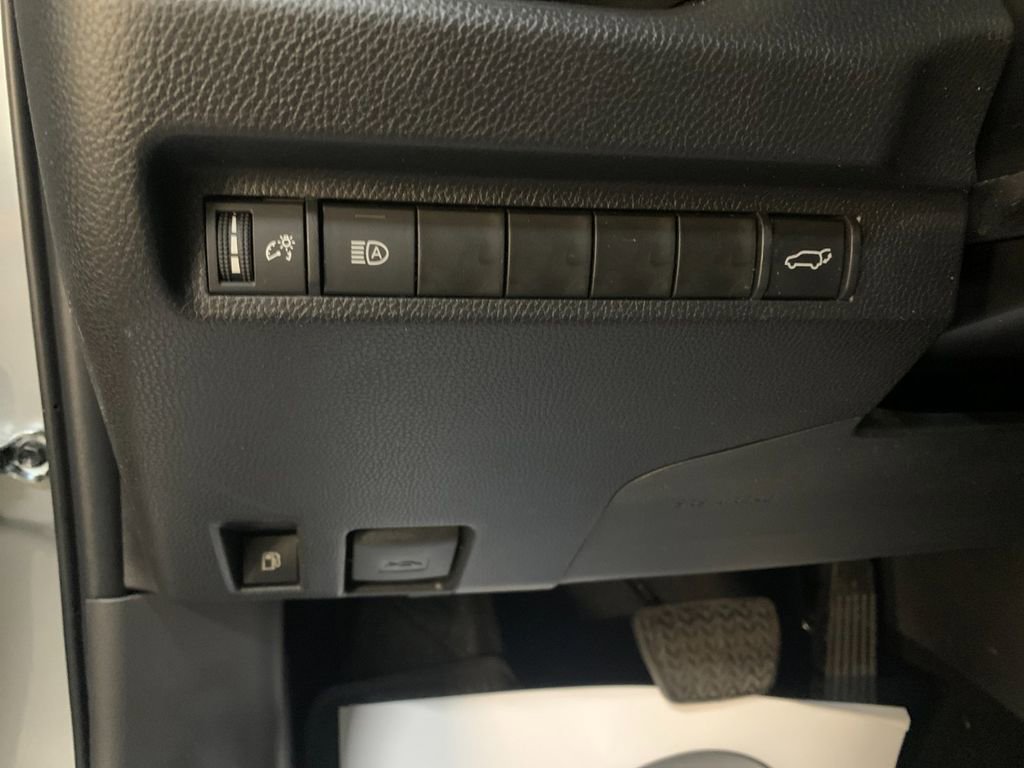 Used 2024 Toyota RAV4 XLE w/ Convenience Package image 33