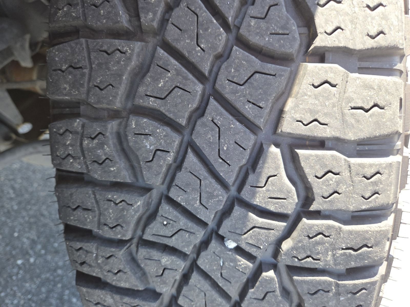 Used 2024 GMC Canyon AT4X image 17