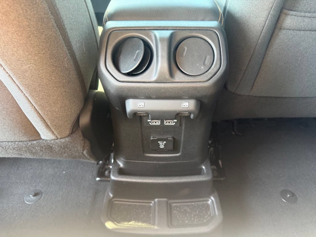Used 2025 Jeep Wrangler Unlimited Sahara AWD/4WD image 41