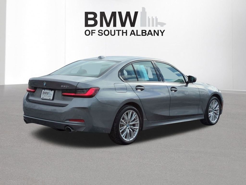 Certified 2023 BMW 330i xDrive Sedan w/ Driving Assistance Package image 4