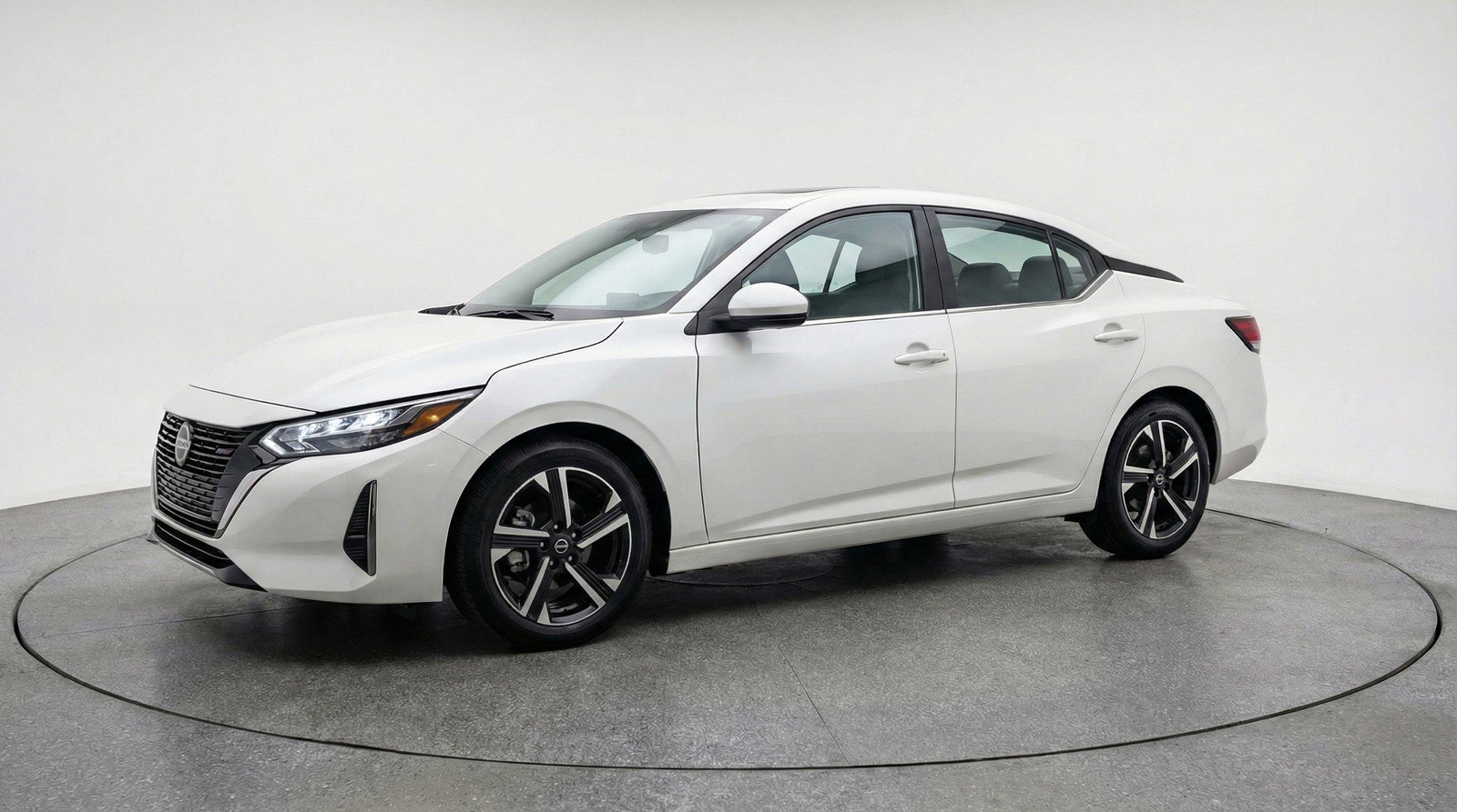 Used 2025 Nissan Sentra SV image 3