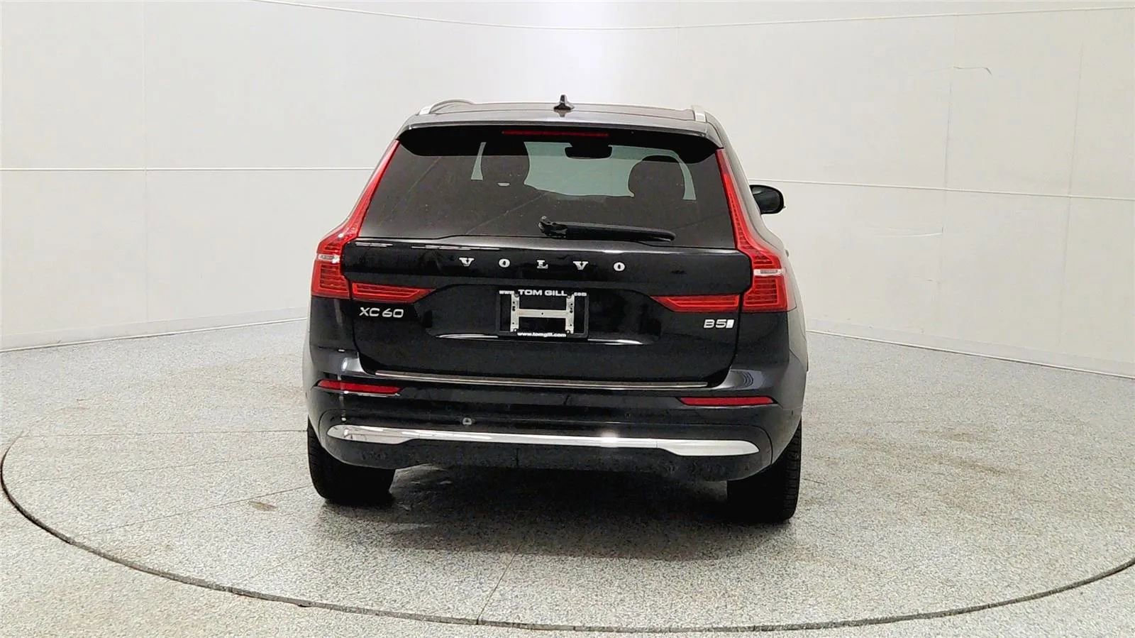 Used 2023 Volvo XC60 B5 Ultimate w/ Climate Package image 6