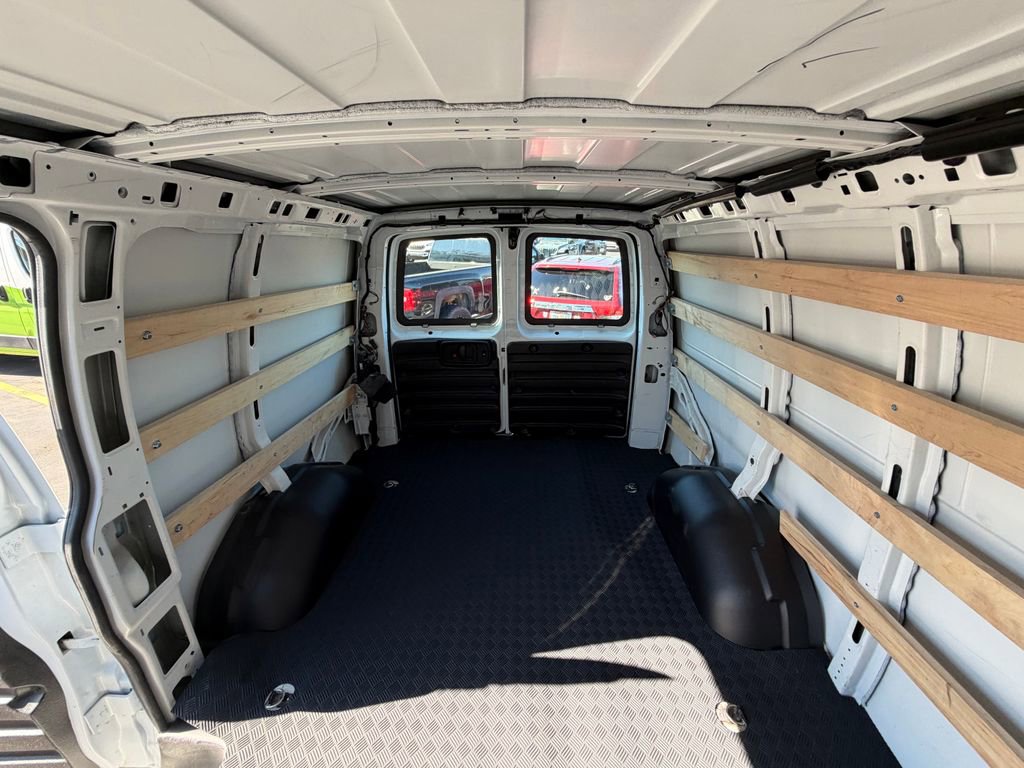 Used 2024 GMC Savana 2500 w/ Driver Convenience Package image 17