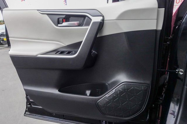 Used 2022 Toyota RAV4 XLE image 23