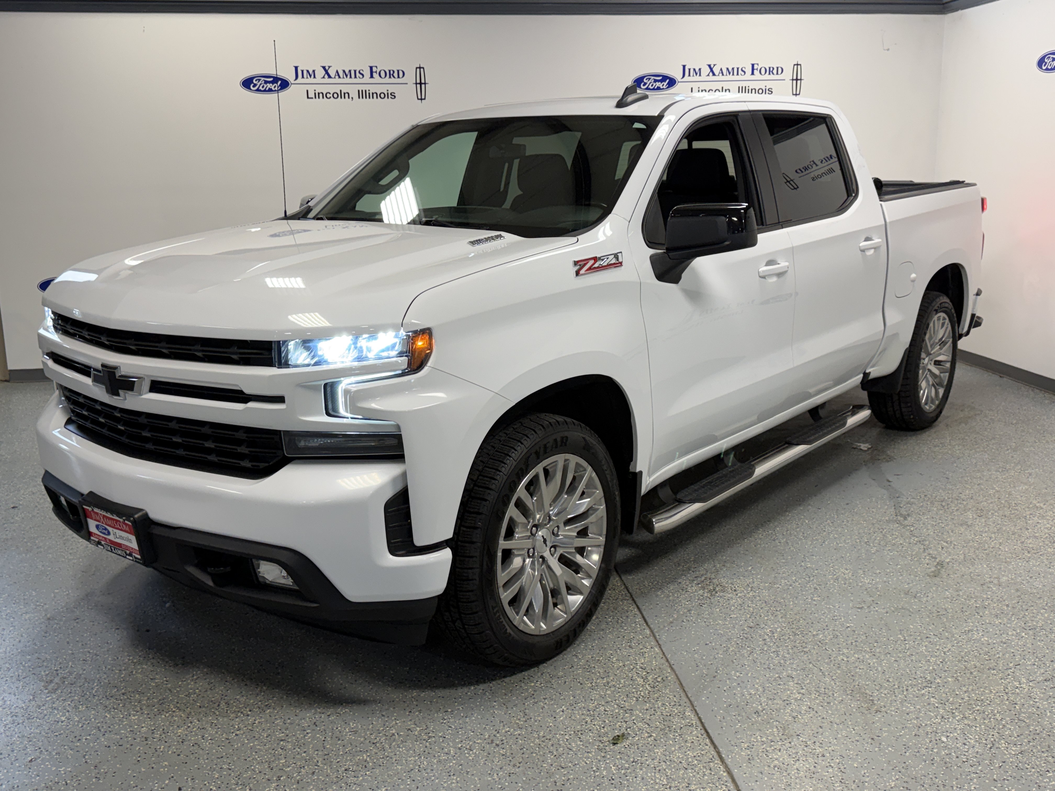 Used 2021 Chevrolet Silverado 1500 RST w/ Convenience Package II AWD/4WD image 3
