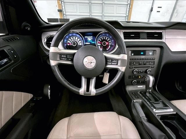 Used 2014 Ford Mustang Premium RWD image 5