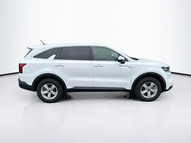 Certified 2023 Kia Sorento LX AWD/4WD image 4
