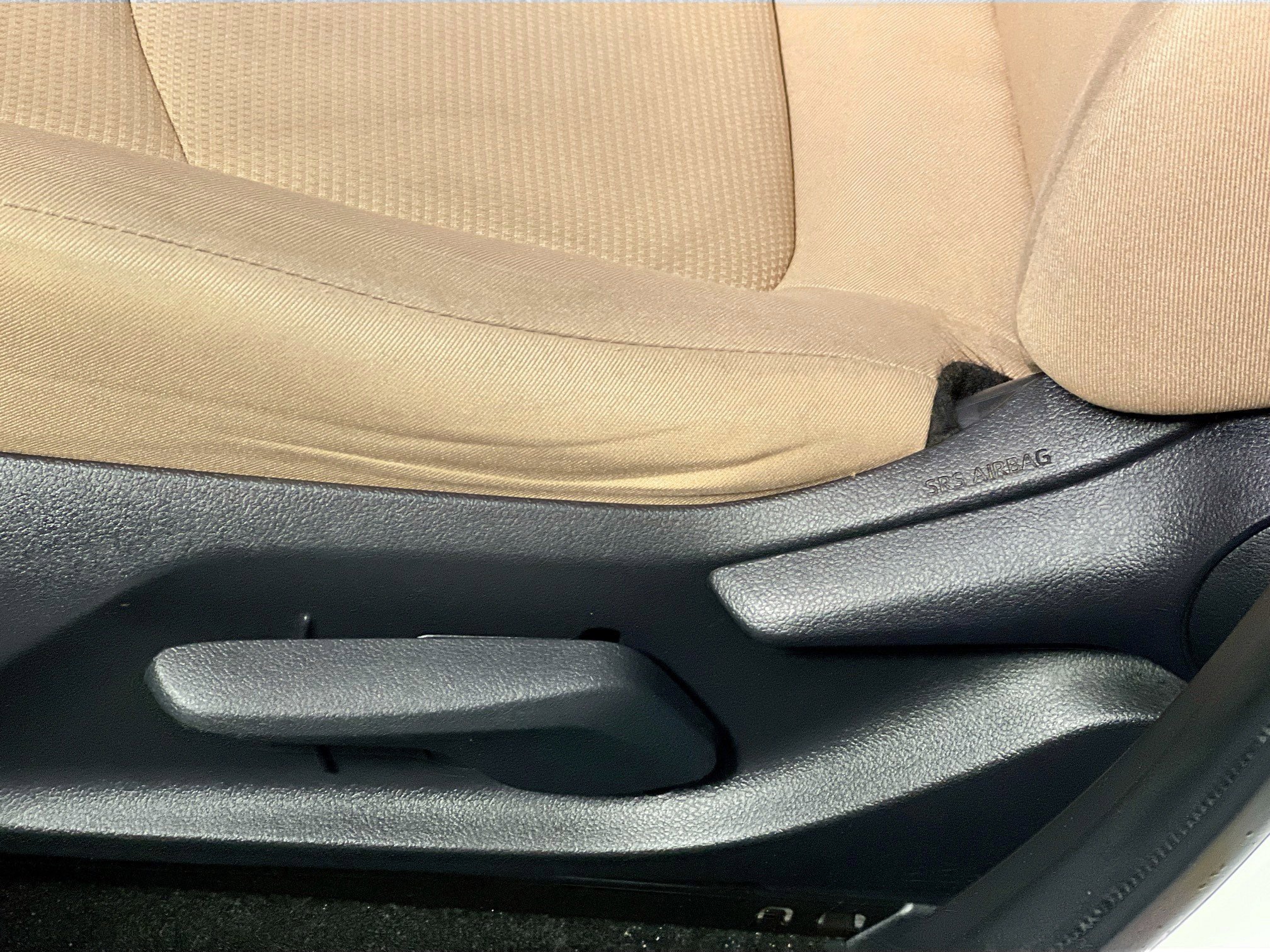 Used 2019 Toyota RAV4 LE image 15