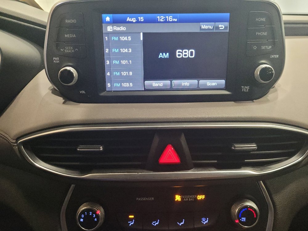 Used 2019 Hyundai Santa Fe SE image 25