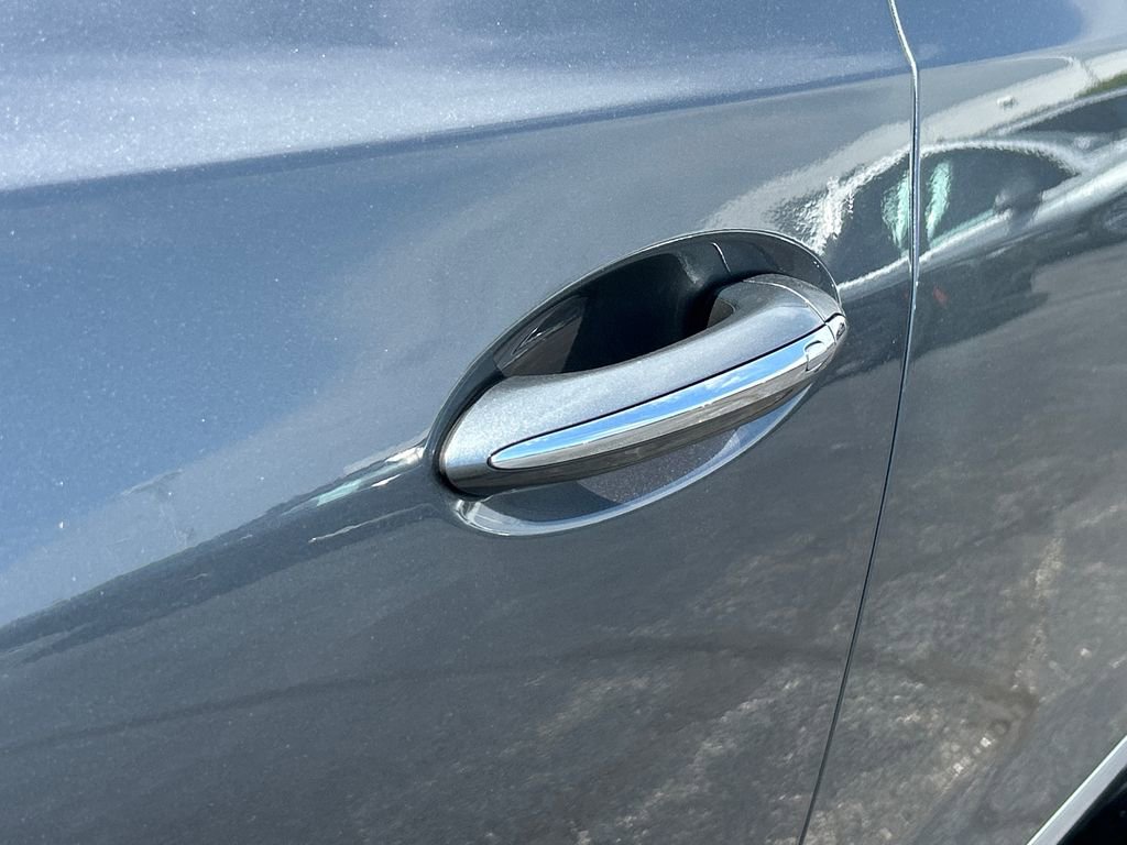 Used 2020 Buick Enclave Premium w/ Surround and Sites Package image 13