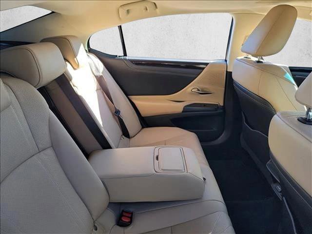 Used 2019 Lexus ES 350 ES 350 Luxury w/ Accessory Package 2 image 16