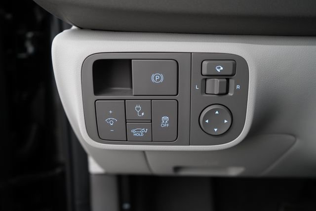 Used 2024 Hyundai Ioniq 6 Limited image 25