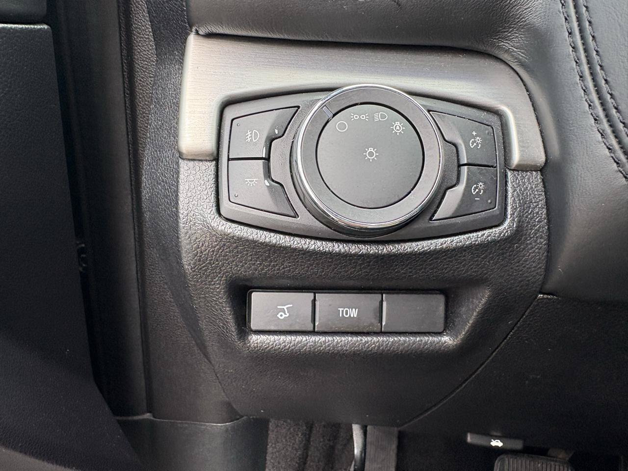 Used 2018 Ford Explorer Platinum AWD/4WD image 20