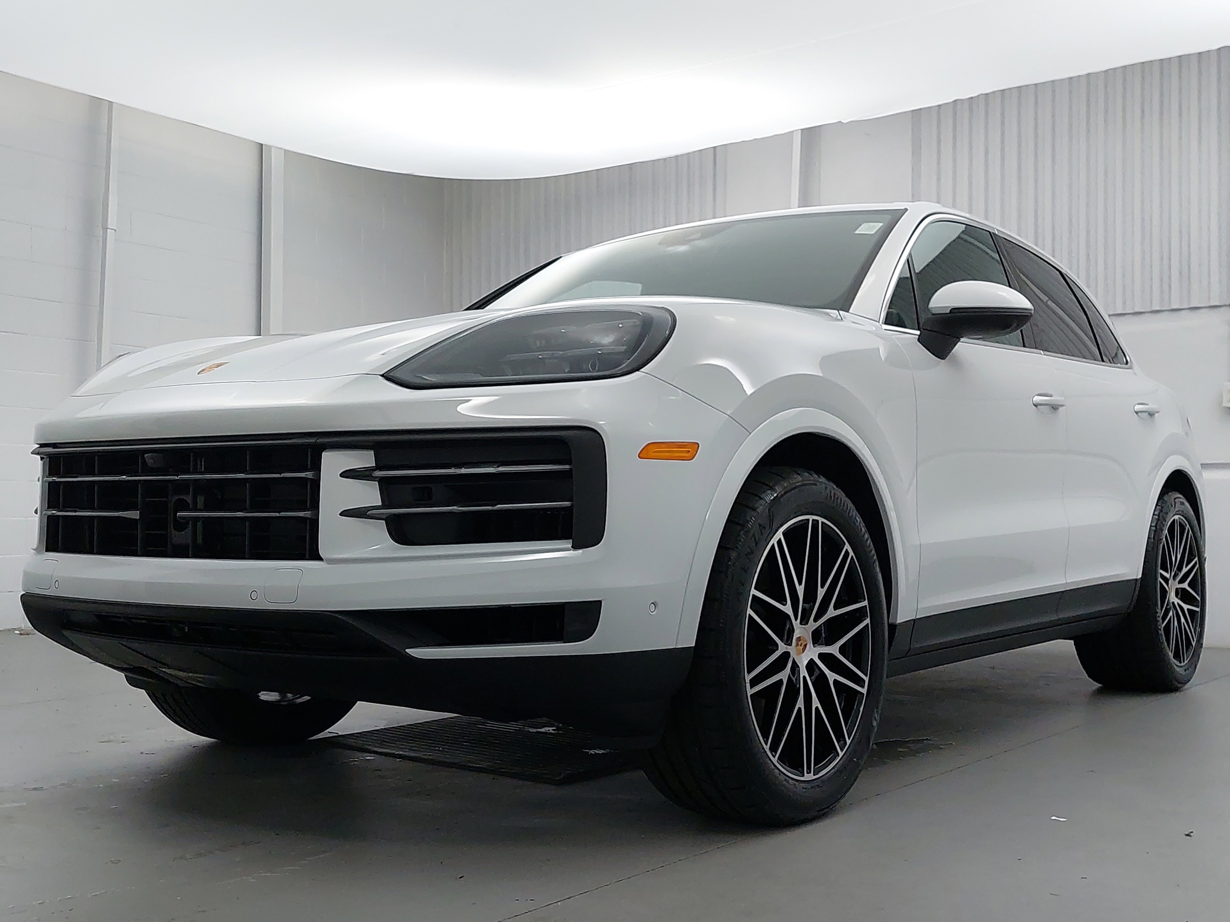 New 2025 Porsche Cayenne video 1
