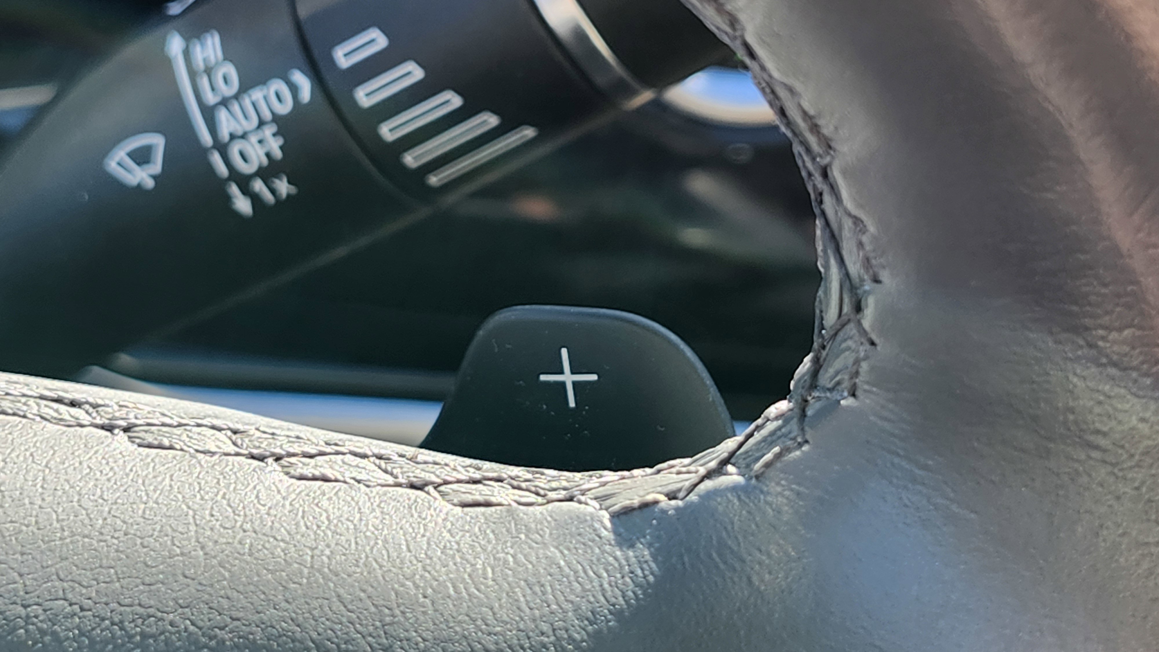 Used 2023 Cadillac XT6 Premium Luxury image 37