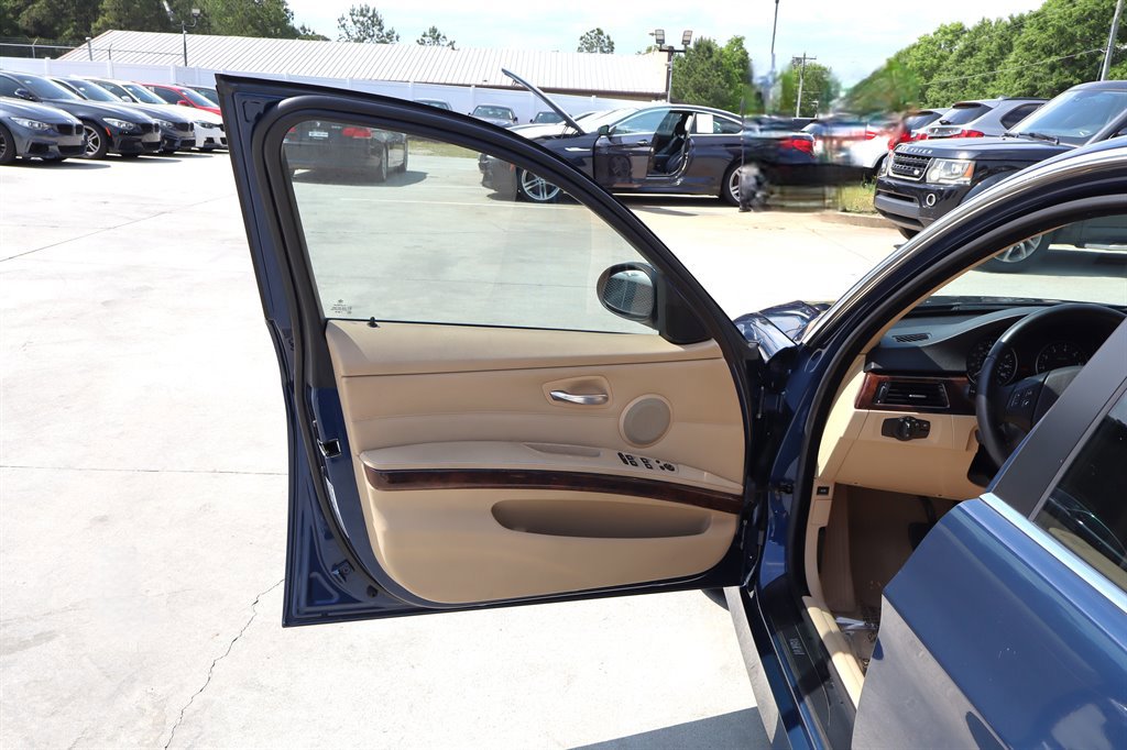 Used 2006 BMW 330xi Sedan AWD/4WD image 28