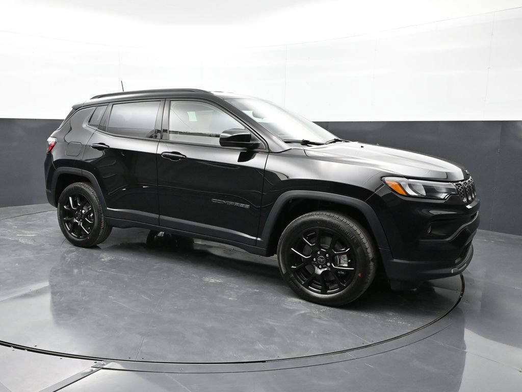Used 2026 Jeep Compass Latitude AWD/4WD image 21