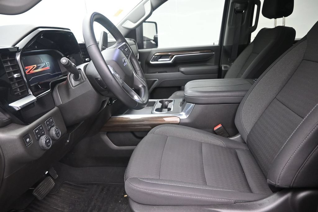 Used 2025 Chevrolet Silverado 2500 LT w/ Trail Boss Package AWD/4WD image 12