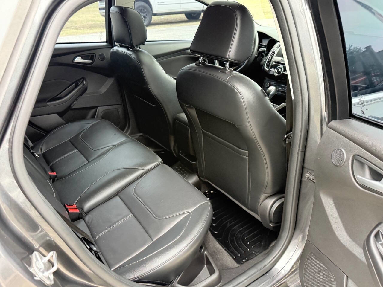 Used 2018 Ford Focus Titanium image 19