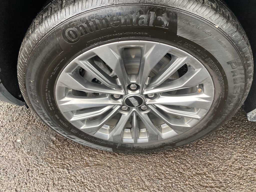 Used 2024 Cadillac XT4 Premium Luxury image 9