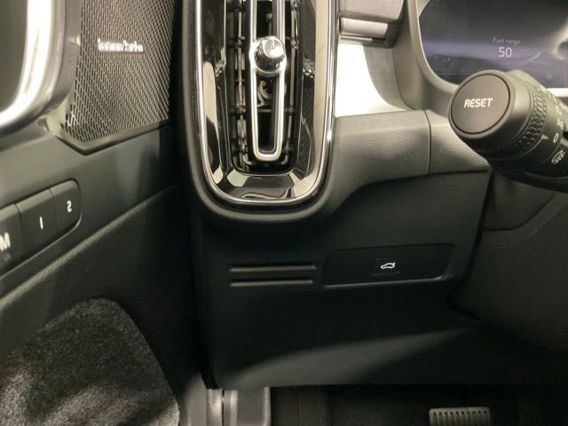 New 2026 Volvo XC40 B5 Ultra w/ Protection Package Premier image 20