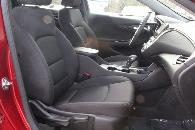 Used 2025 Chevrolet Malibu LT image 31