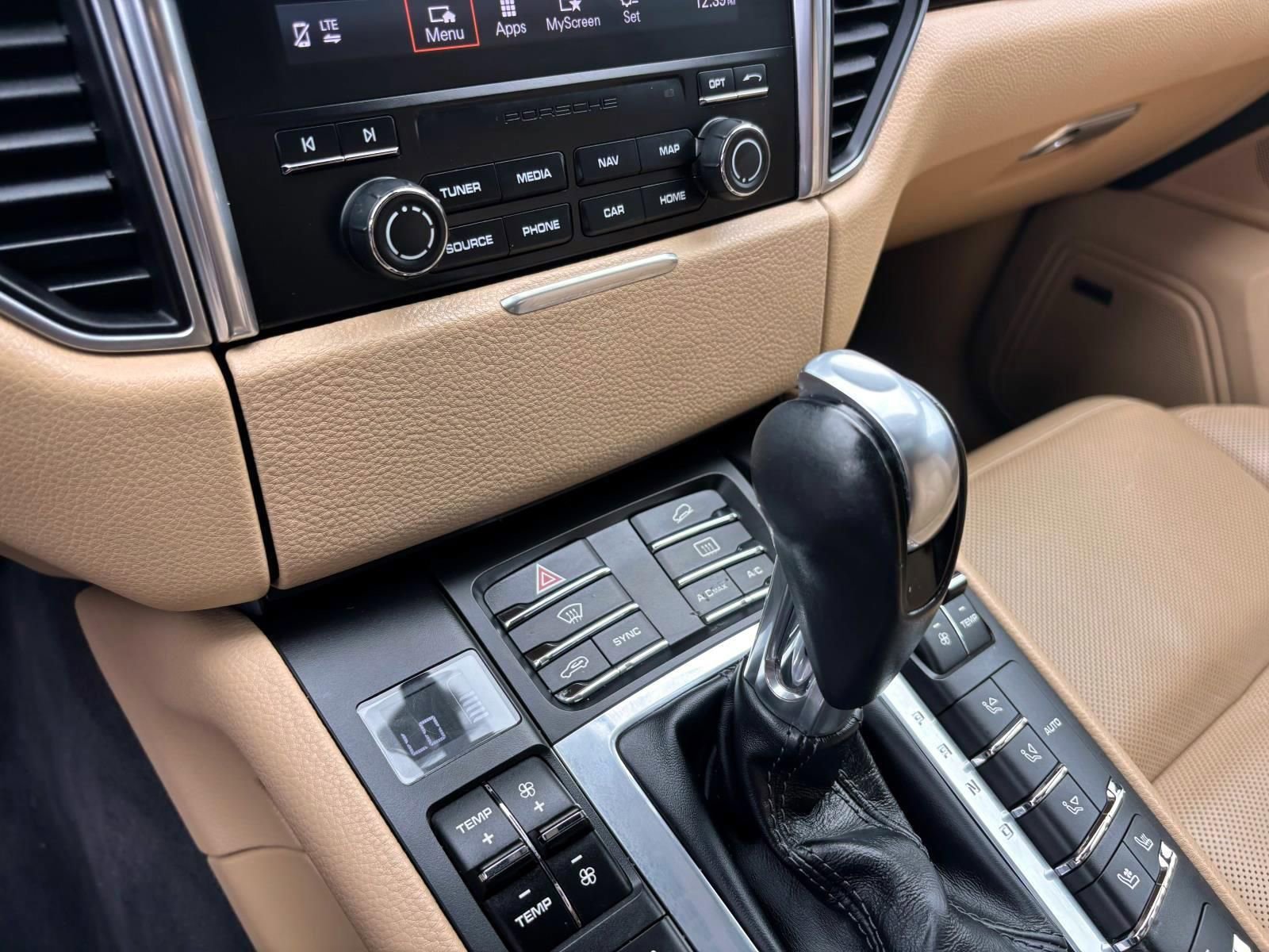 Used 2017 Porsche Macan image 35