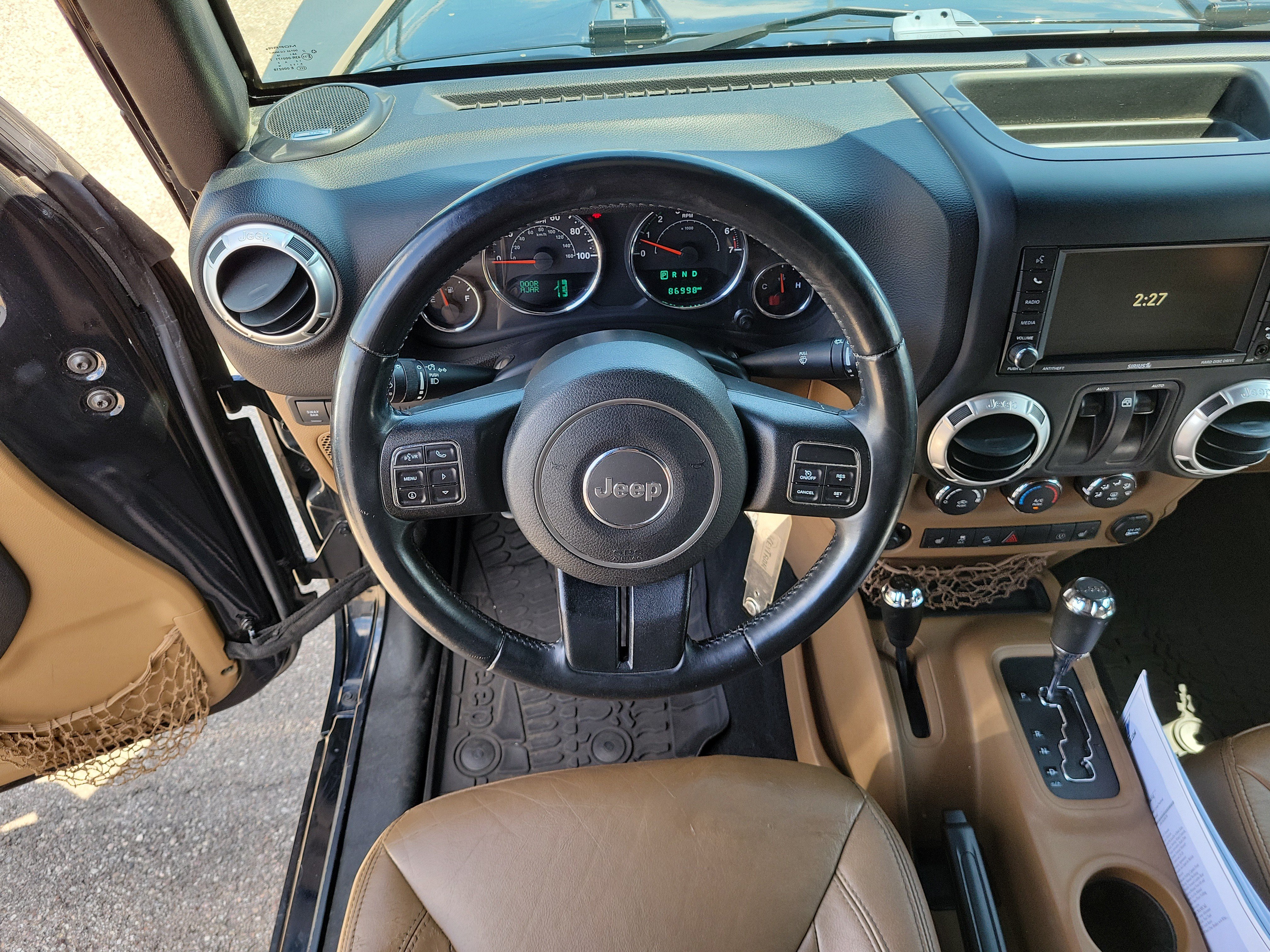 Used 2015 Jeep Wrangler Rubicon w/ Power Convenience Group AWD/4WD image 10