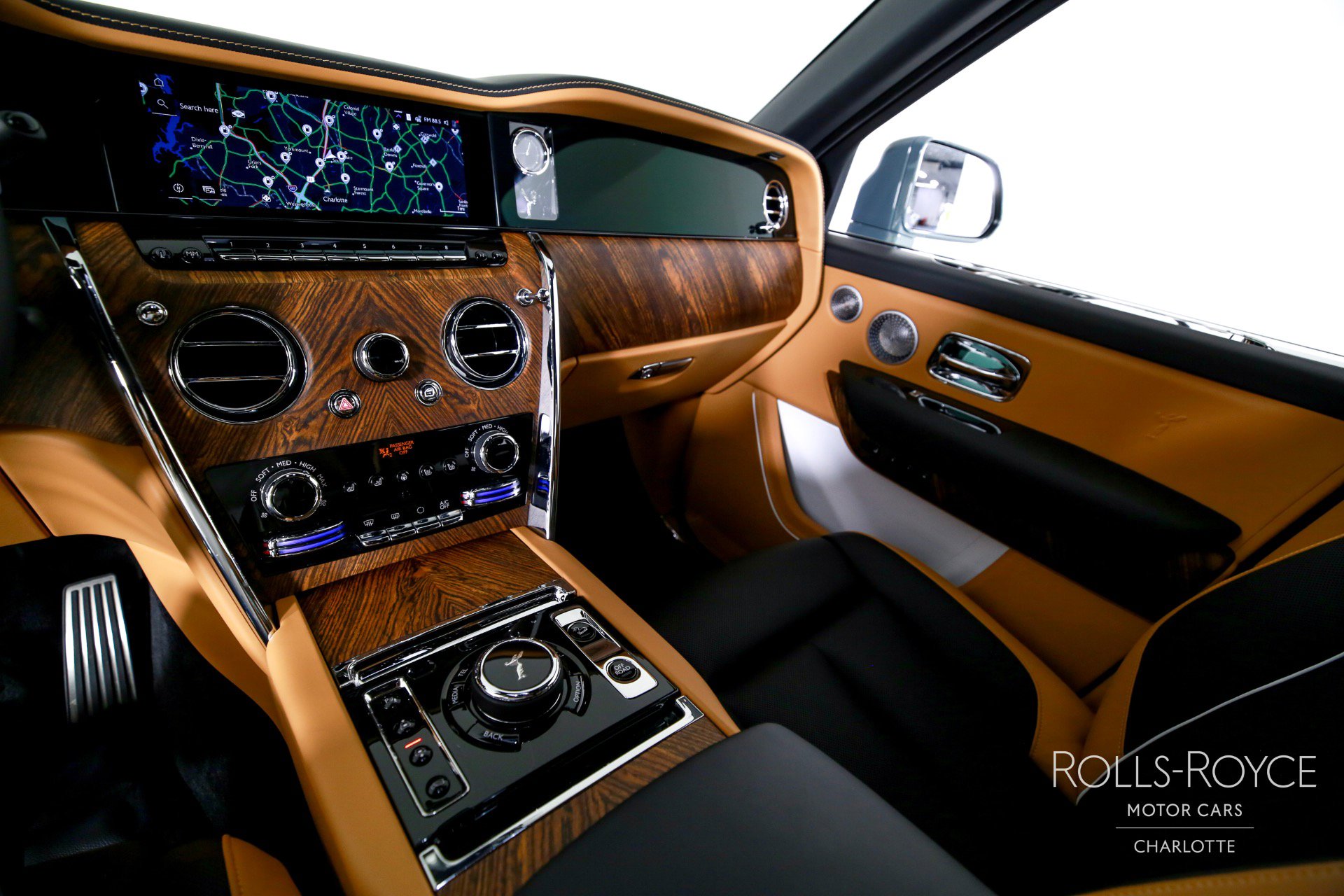 Certified 2025 Rolls-Royce Cullinan image 16