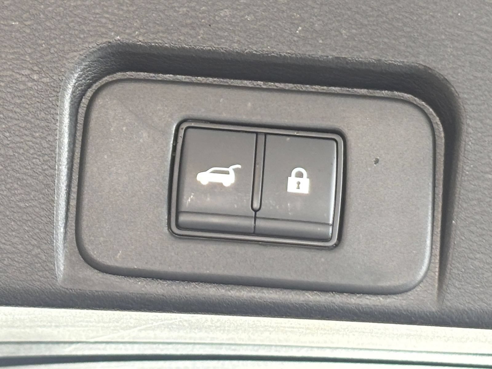 Used 2026 Nissan Rogue SL FWD image 24