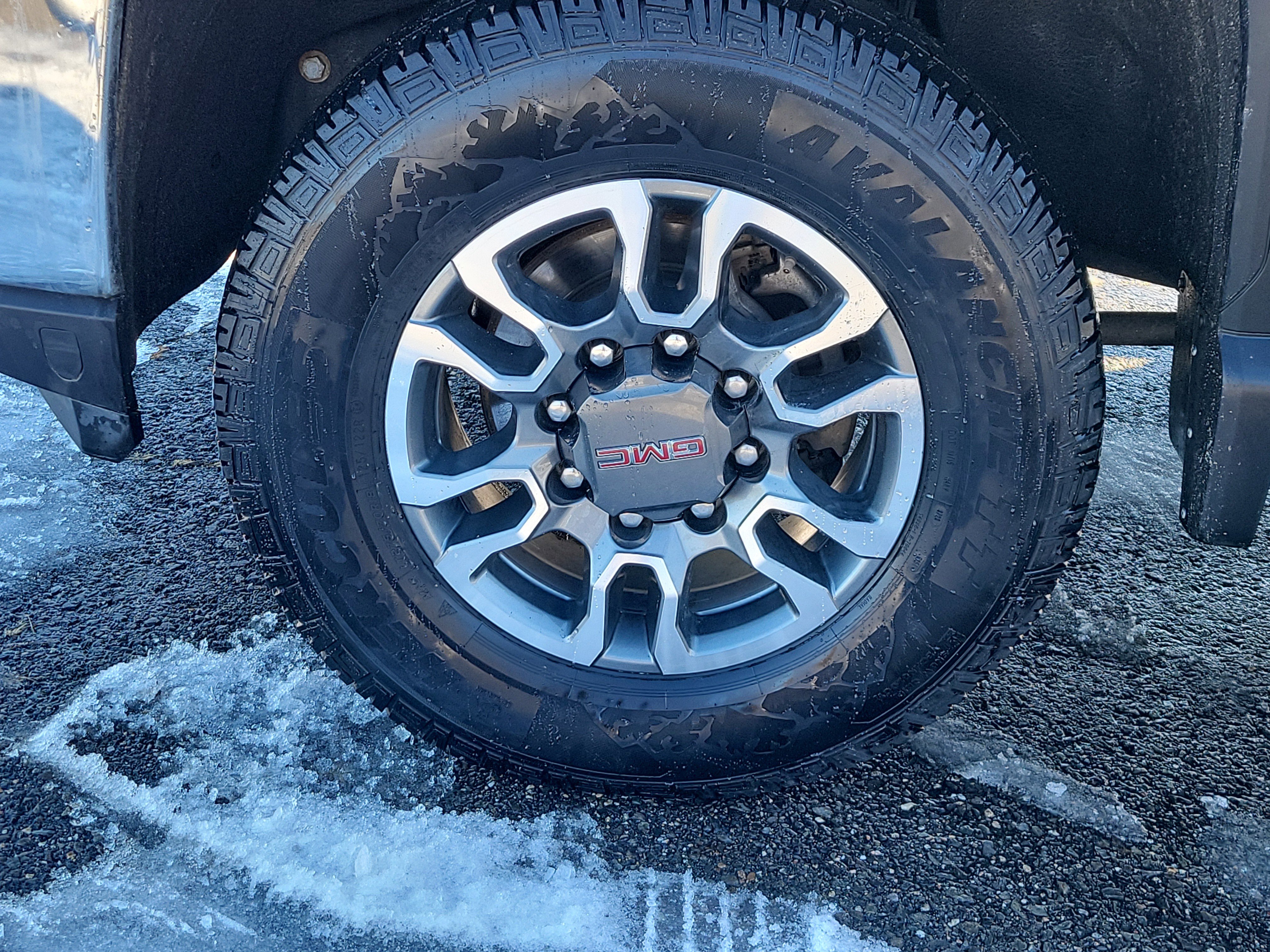 Used 2022 GMC Sierra 2500 SLE w/ SLE Value Package; image 12