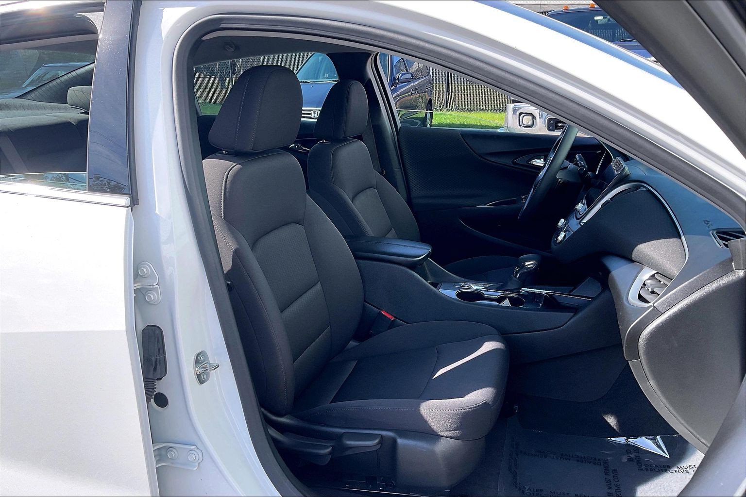 Used 2024 Chevrolet Malibu LT FWD image 9