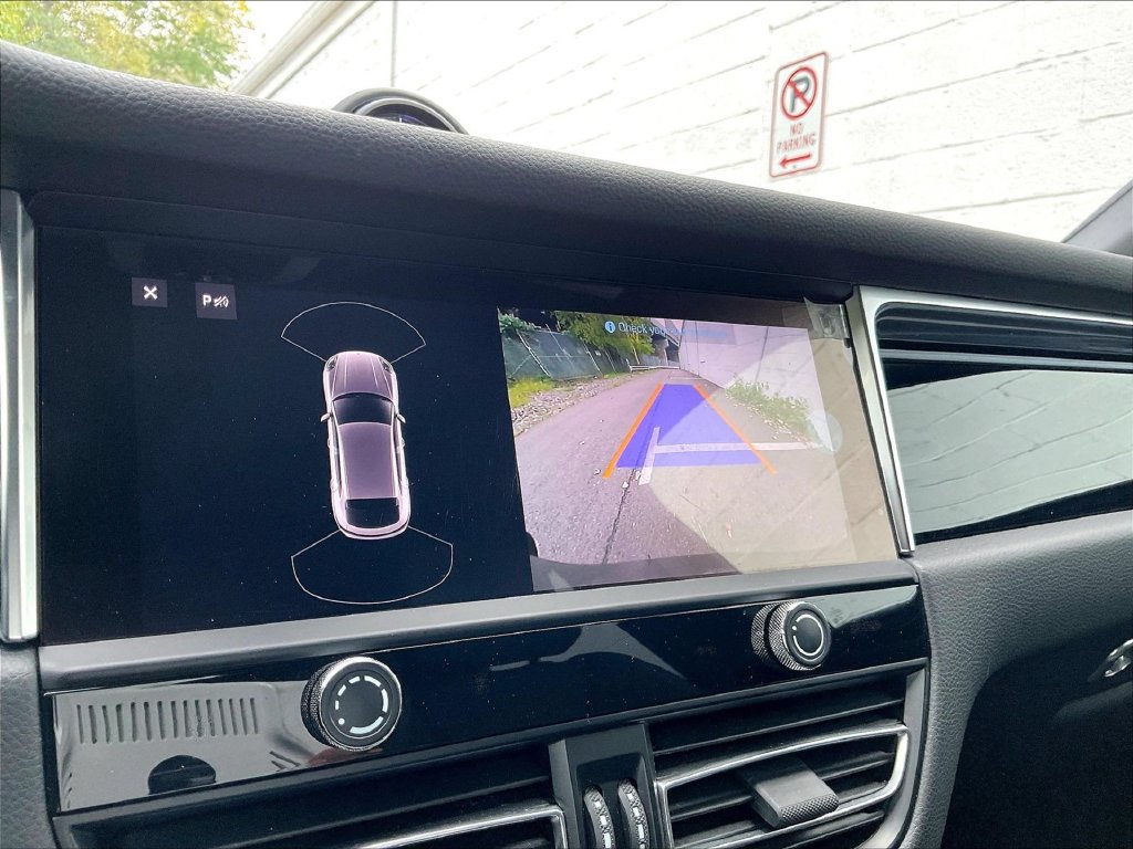 Certified 2023 Porsche Macan AWD/4WD image 26