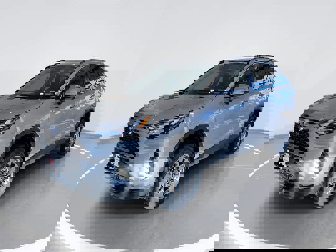 Used 2024 Toyota RAV4 XLE image 1