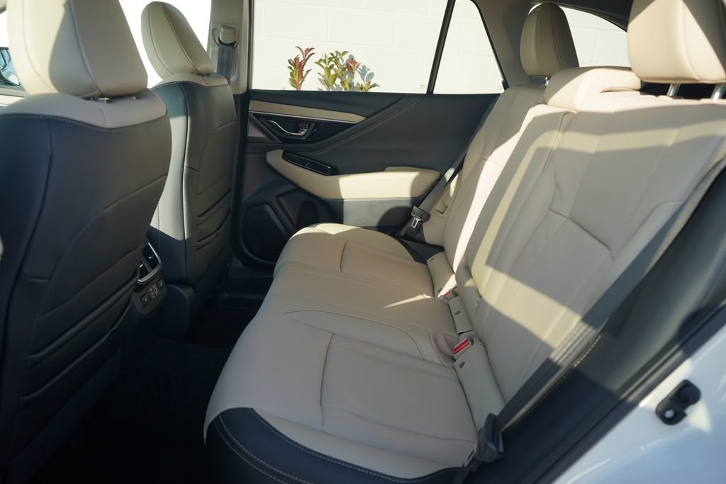Used 2025 Subaru Outback Limited AWD/4WD image 7