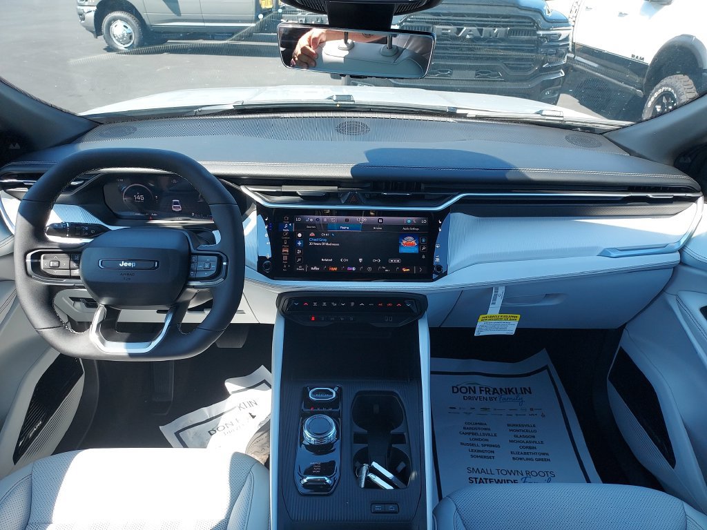New 2026 Jeep Cherokee Overland w/ Trailer Tow Group AWD/4WD image 15
