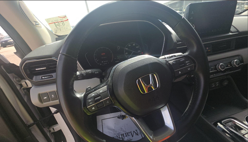 Used 2025 Honda Pilot Touring image 12