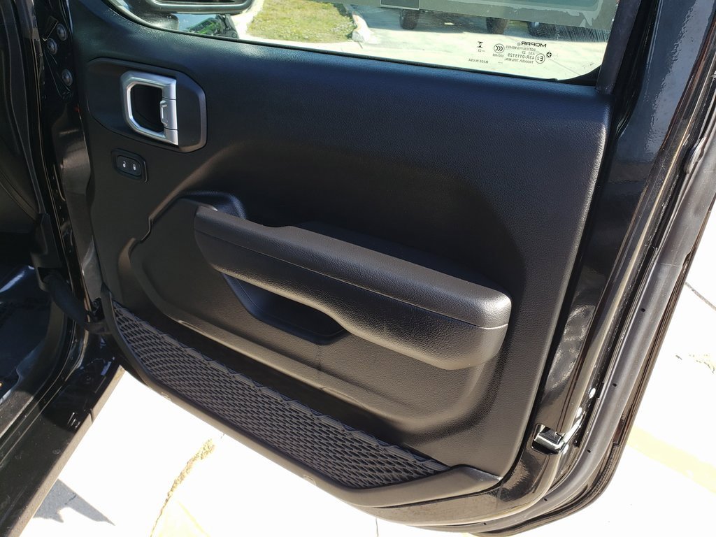 Used 2023 Jeep Wrangler Sport S image 13