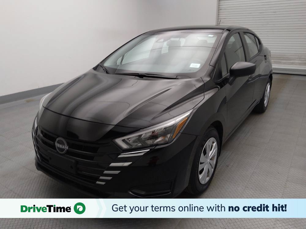 Used 2025 Nissan Versa S w/ Trunk Package