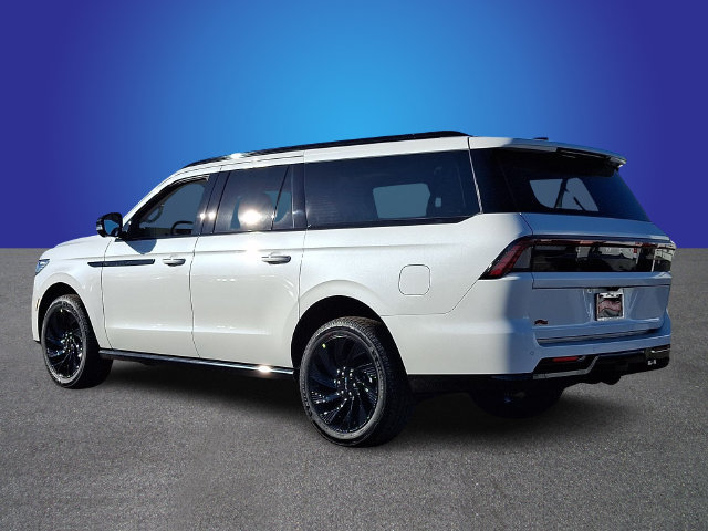 New 2026 Lincoln Navigator L Reserve w/ Jet Appearance Package AWD/4WD image 4