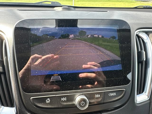 Used 2019 Chevrolet Malibu LT FWD image 16