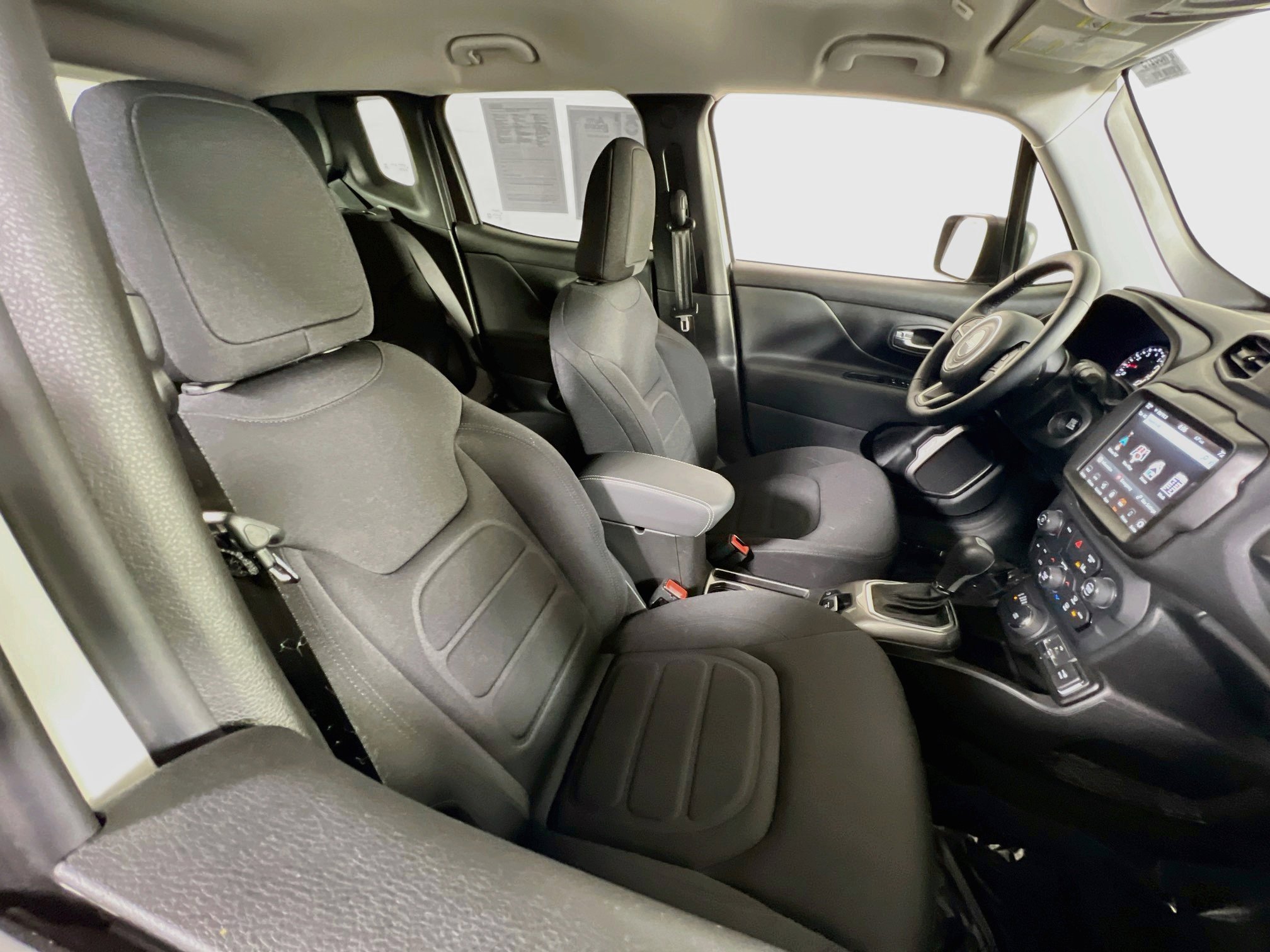 Used 2022 Jeep Renegade Latitude w/ Convenience Group AWD/4WD image 27