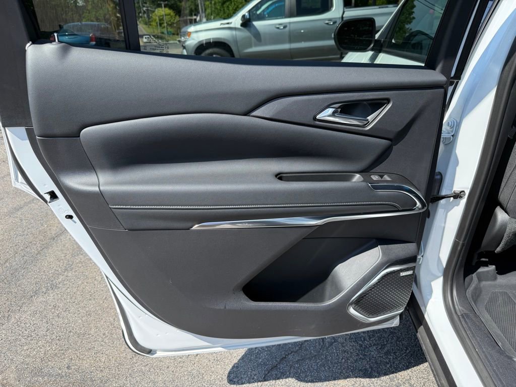 Used 2024 Chevrolet Traverse LT w/ Enhanced Driving Package image 19