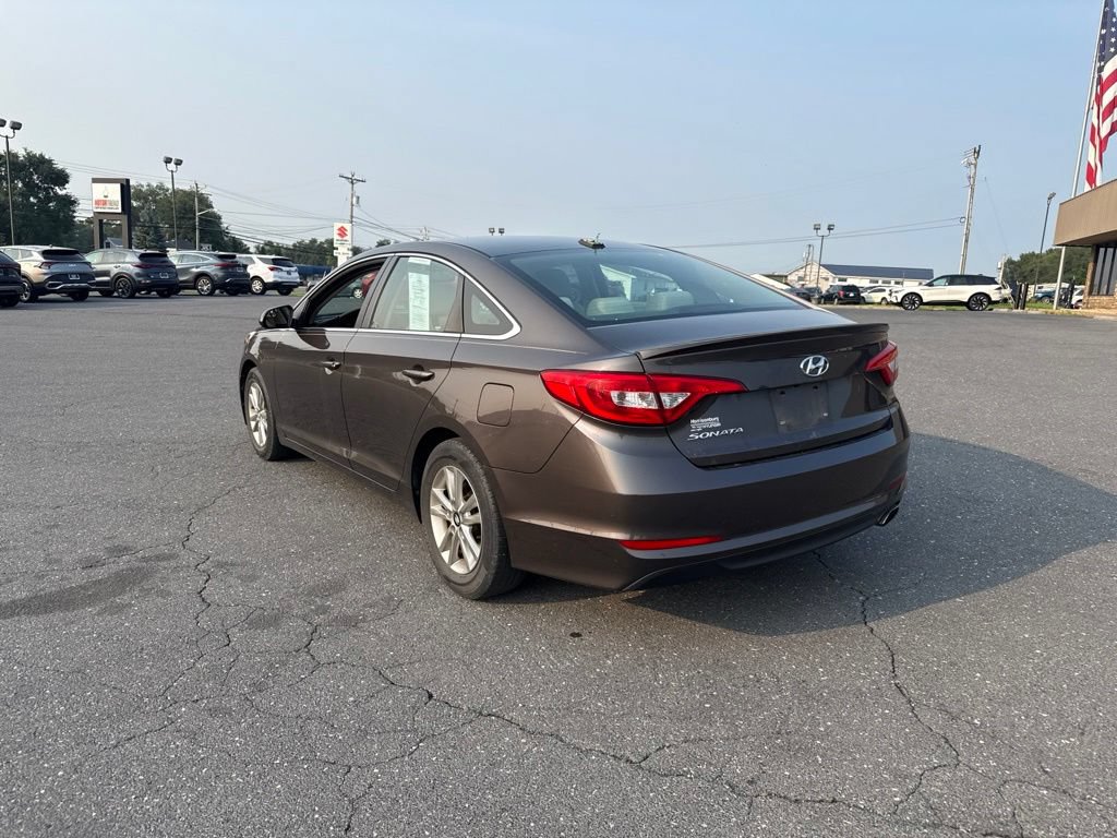 Used 2017 Hyundai Sonata SE FWD image 3