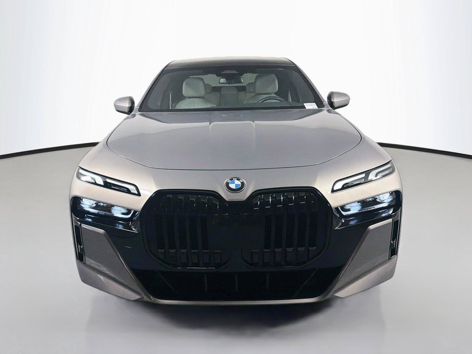 Used 2024 BMW 740i xDrive w/ Premium Package AWD/4WD image 2