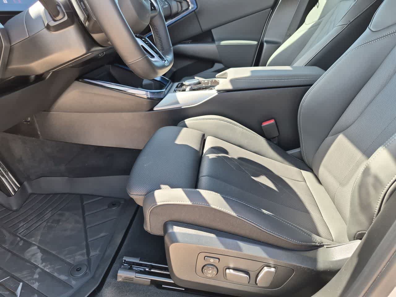 Used 2025 BMW X3 xDrive30i w/ Premium Package AWD/4WD image 8